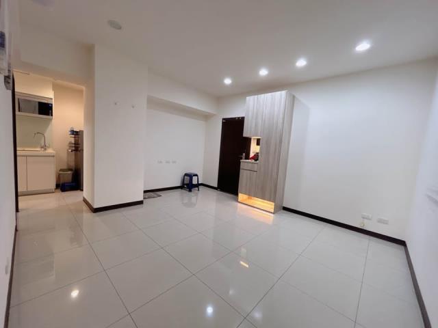 中壢法國紅美2房電梯