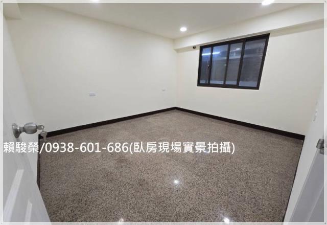 中壢體育園區一樓電梯