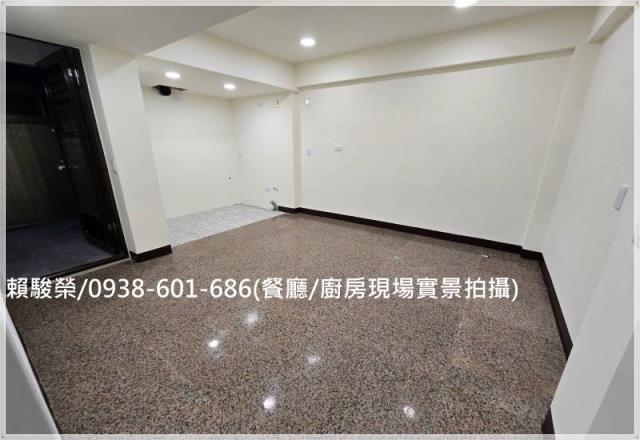 中壢體育園區一樓電梯