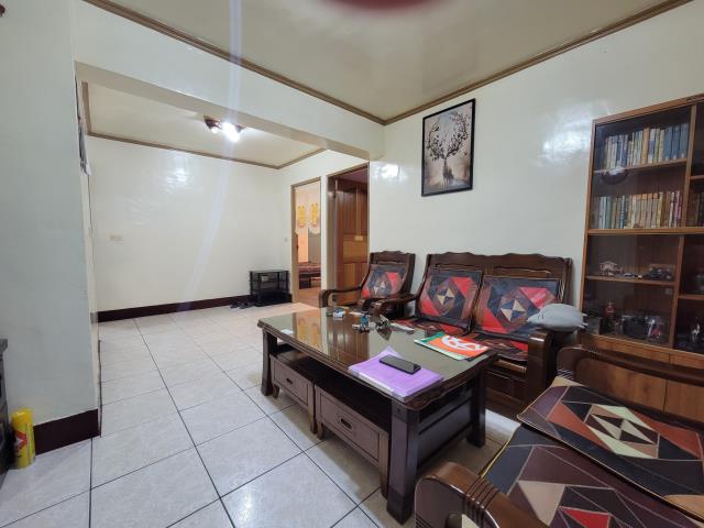 華勛一樓3房門前停車