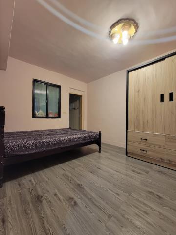 華勛一樓3房門前停車