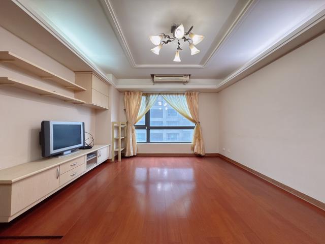 中壢戀戀歐洲4房車位